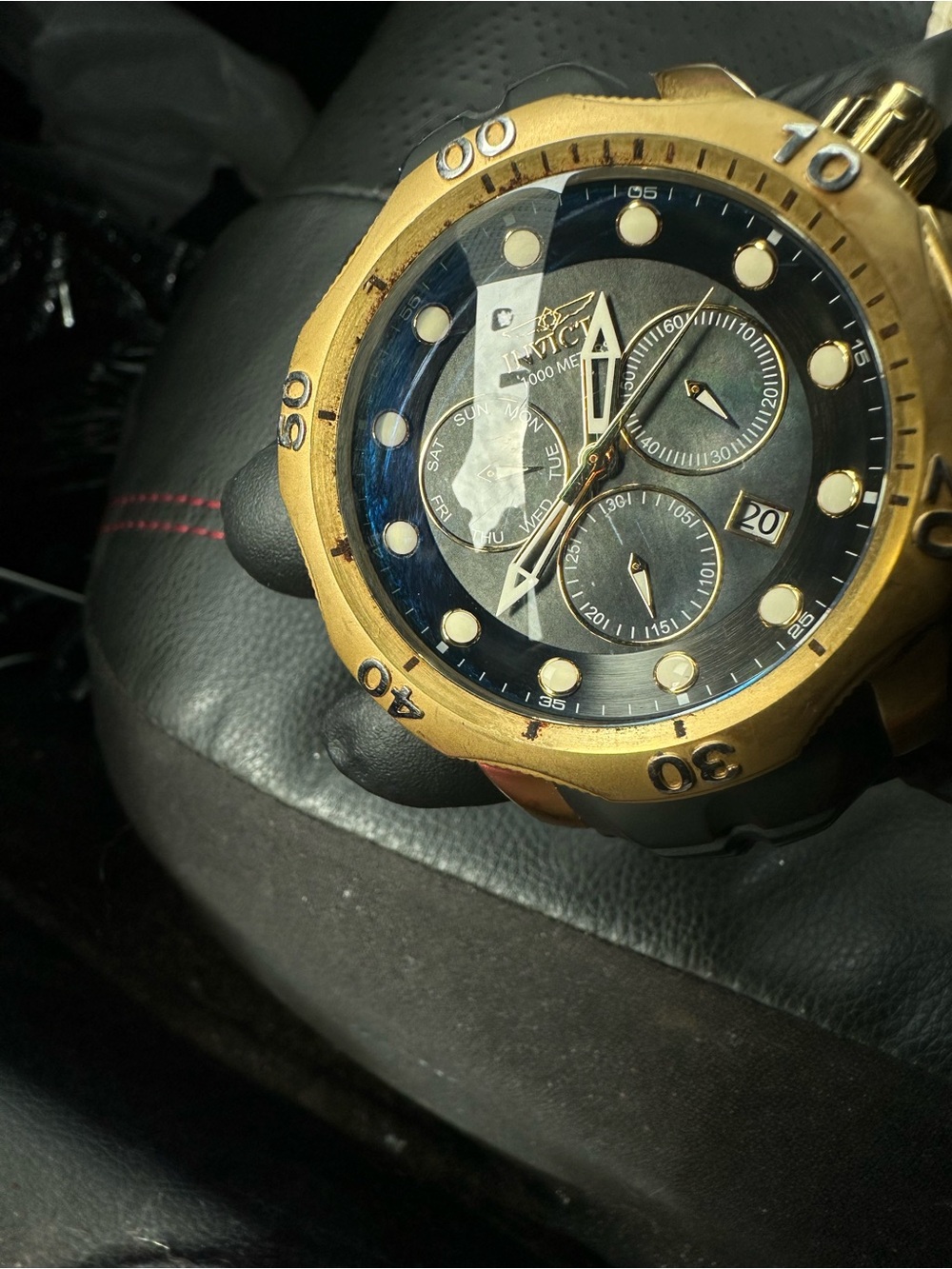 Invicta VENOM #29761 Chrono WR 1000 Black Mother of pearl dial very nice conditi